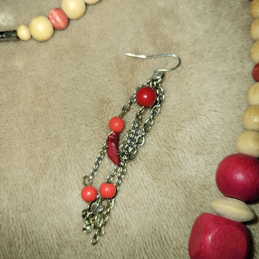 Wooden handmade necklace and screw closure shepherds hook earrings - Picture 4 of 5